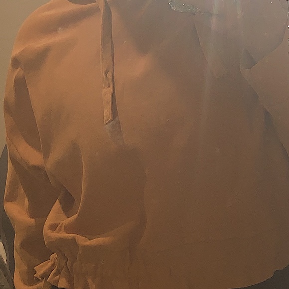 buffalo~cropped synched hoodie - Picture 6 of 7